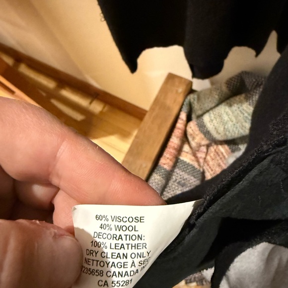 Elegant Black Open-Front Sweater - Picture 6 of 6